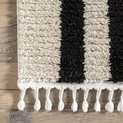 NuLOOM Stefanie Abstract Shapes Tassel Area Rug 4 NuLOOM Stefanie Abstract Shapes Tassel Area Rug - Image 4