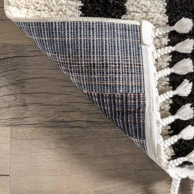 NuLOOM Stefanie Abstract Shapes Tassel Area Rug 6 NuLOOM Stefanie Abstract Shapes Tassel Area Rug - Image 6