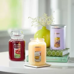 'Vanilla Cupcake' 22oz Original Large Jar - Yankee Candle -Art Wall Deals Store GUEST f3b38aba 572b 42d5 9794 095e4b701ec8